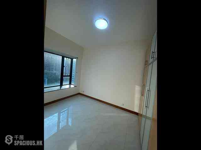 Fortress Hill - Le Sommet Block 2 04