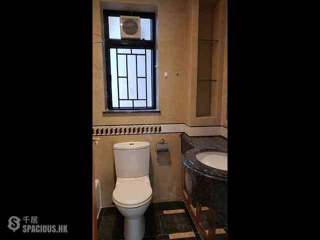 Fortress Hill - Le Sommet Block 2 09
