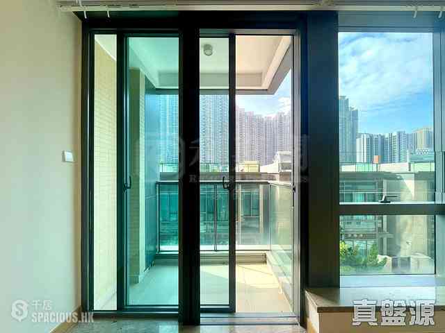 Tseung Kwan O - Capri 06