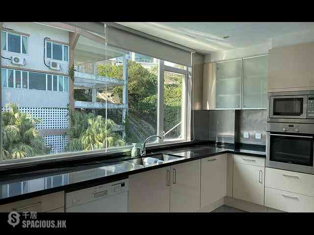 Chung Hom Kok - Cypresswaver Villas Block B 06