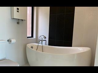 Chung Hom Kok - Cypresswaver Villas Block B 09