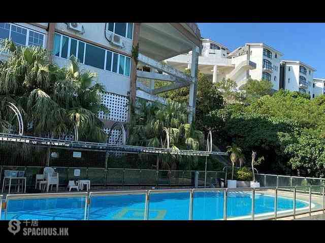 Chung Hom Kok - Cypresswaver Villas Block B 13
