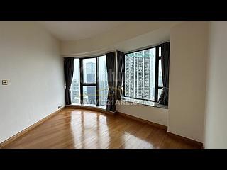 Mid Levels Central - Fairlane Tower 13