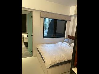 Central - 11, Peel Street 04