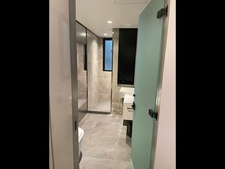 Central - 11, Peel Street 05