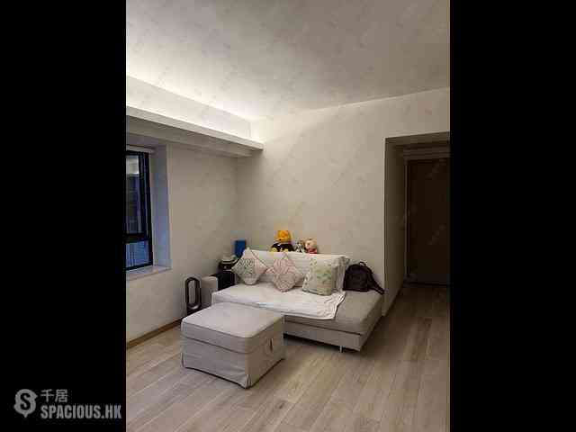 Mid Levels Central - Robinson Heights 01