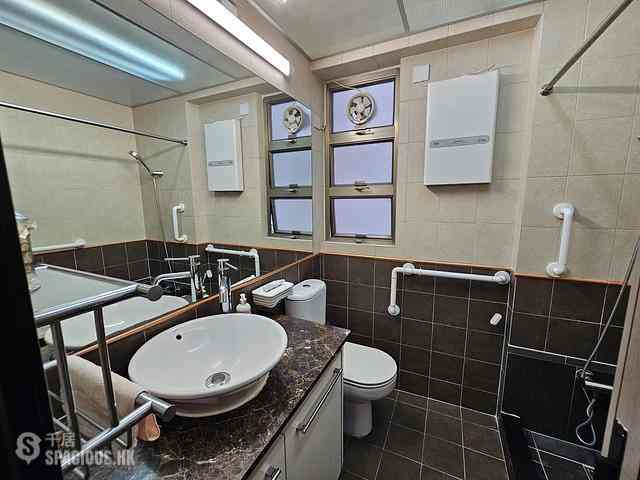 Wan Chai - Phoenix Court Block 2 12