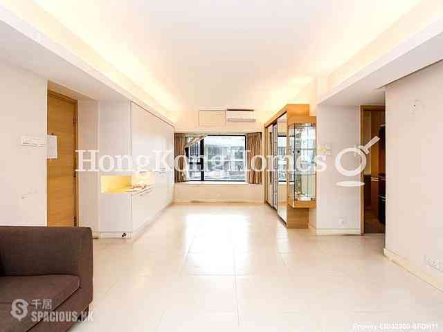 Mid Levels Central - Flourish Court 01