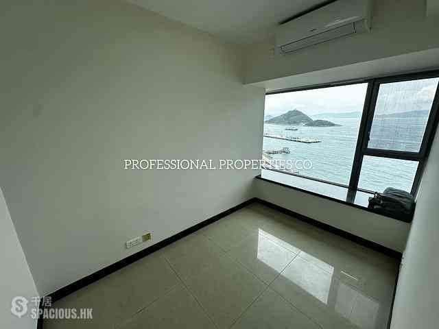 Kennedy Town - The Merton 01