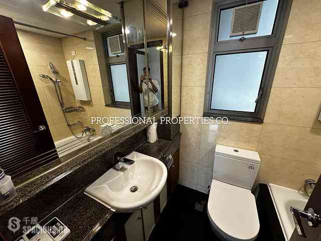 Kennedy Town - The Merton 06