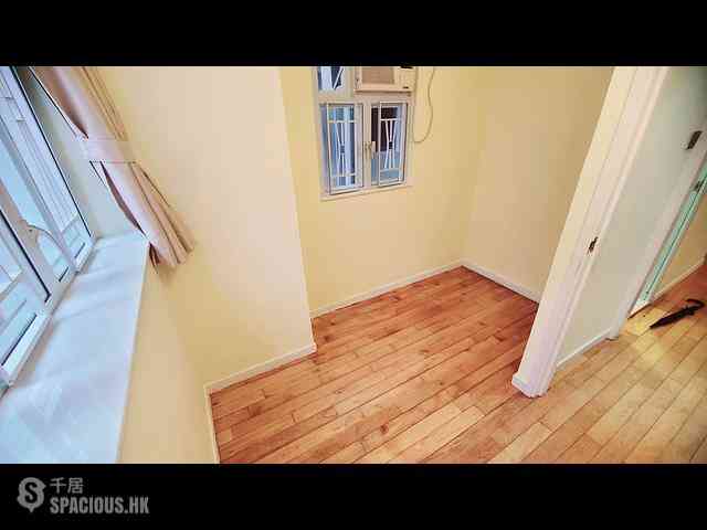 North Point - Chaton House 04