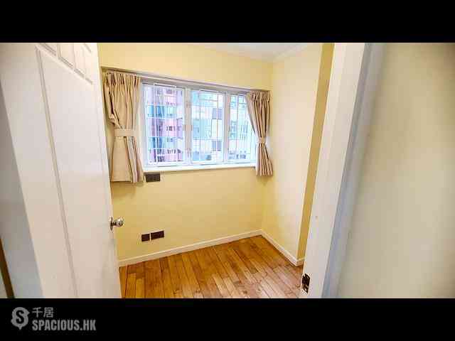 North Point - Chaton House 05