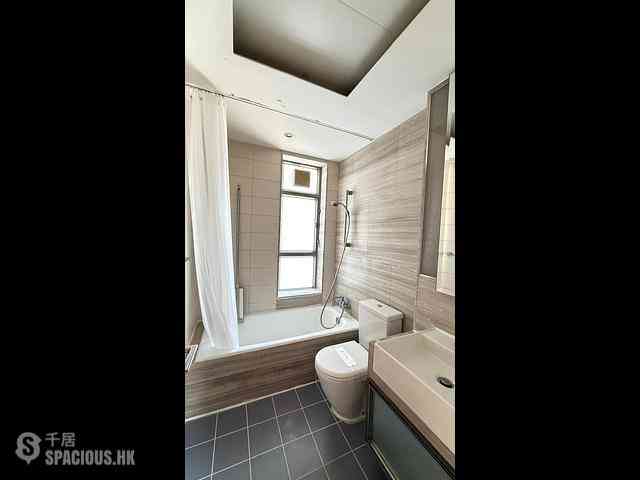Sai Ying Pun - Island Crest Block 1 05