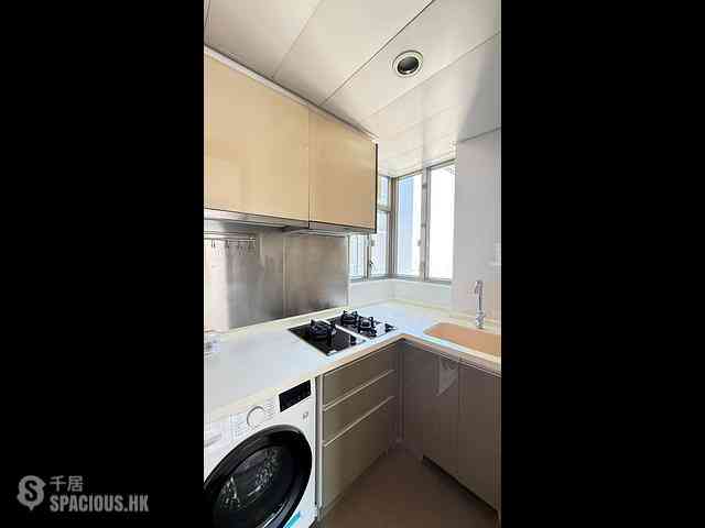 Sai Ying Pun - Island Crest Block 1 03
