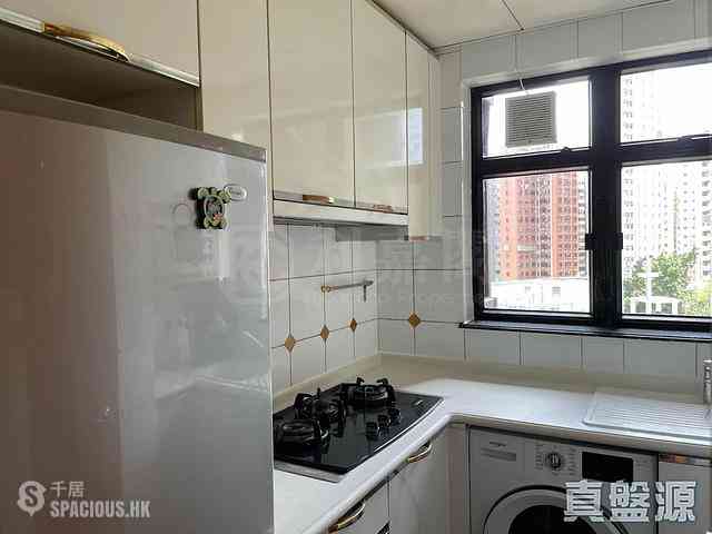 Fortress Hill - Le Sommet Block 2 06
