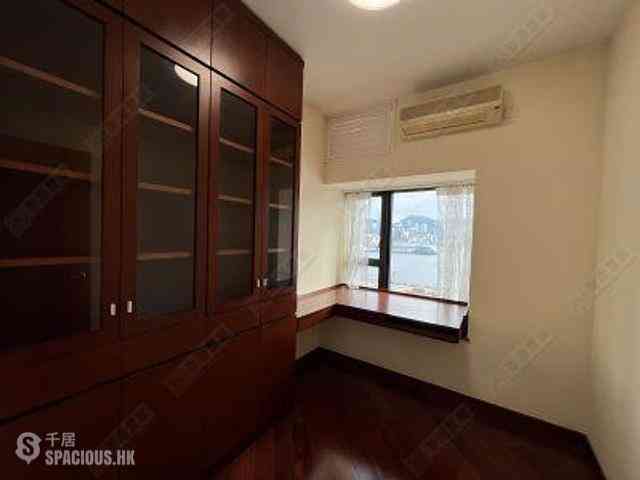 West Kowloon - The Arch Sky Tower (Block 1) 07
