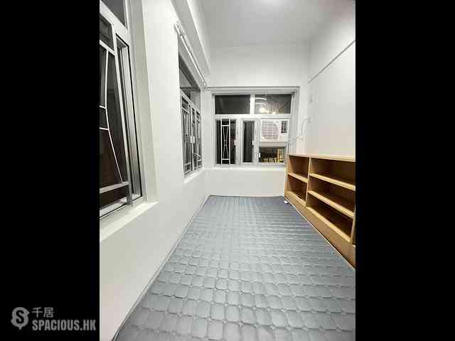 Tsim Sha Tsui - Golden Crown Court 12