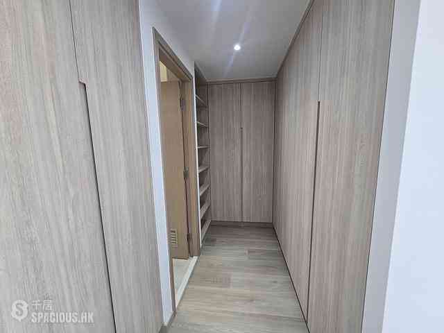 Mid Levels Central - Clovelly Court Block 1 09