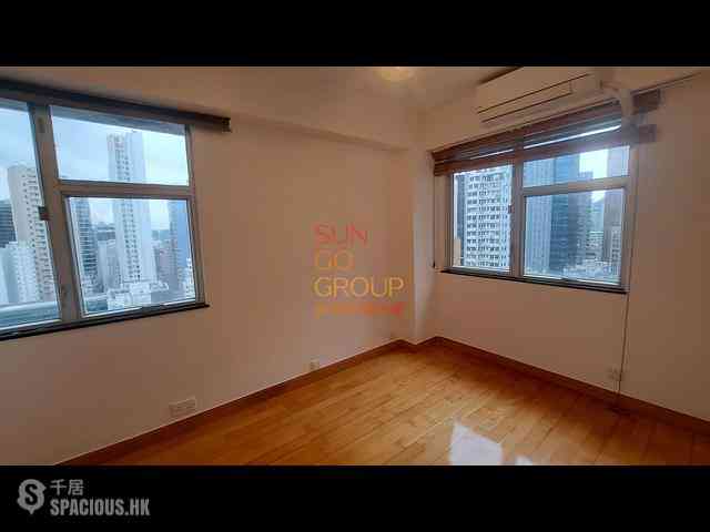 Soho - King Ho Building 05