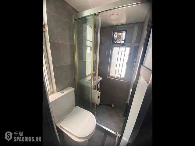 Quarry Bay - Lai Wah Mansion 06