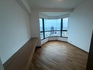 Mid Levels West - 80 Robinson Road 02
