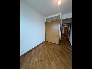Mid Levels West - 80 Robinson Road 05