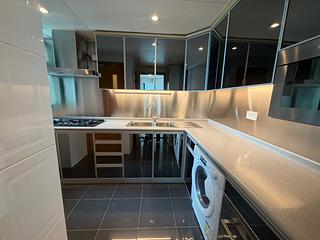 Mid Levels West - 80 Robinson Road 08
