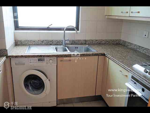 Mid Levels Central - Fairlane Tower 04
