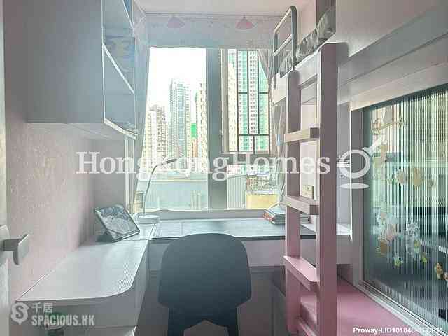Sai Ying Pun - Centre Place 07