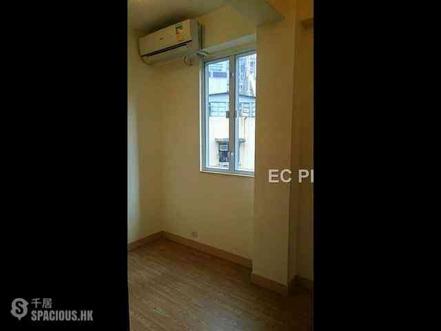 Central - Sunny Building 09