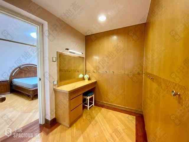 Pok Fu Lam - Baguio Villa Block 16 08