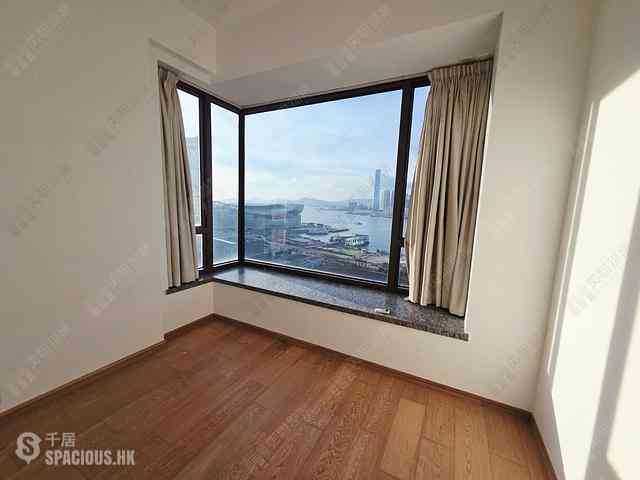 Wan Chai - The Gloucester 02