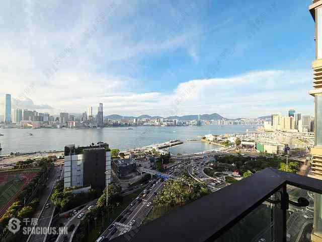 Wan Chai - The Gloucester 01