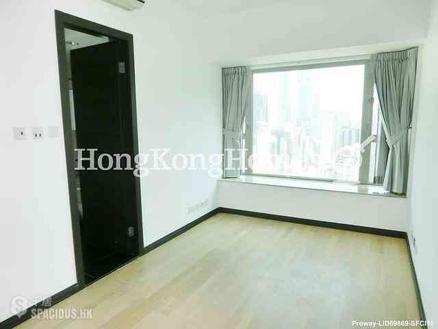 Sai Ying Pun - Centre Place 06