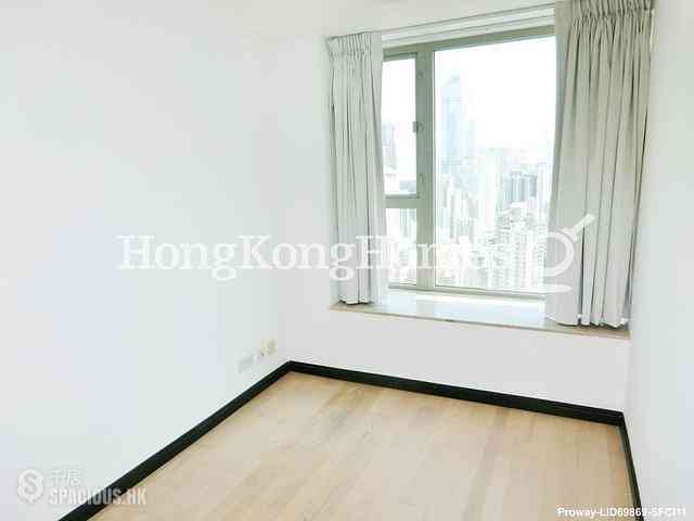 Sai Ying Pun - Centre Place 09