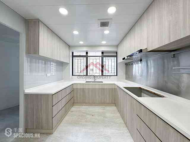 Mid Levels Central - Clovelly Court 05