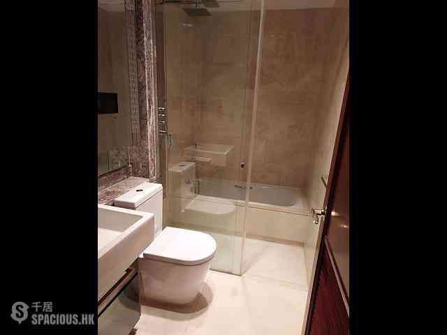 Wan Chai - The Avenue Phase 2 Block 2 03