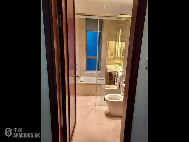 Wan Chai - The Avenue Phase 2 Block 2 04