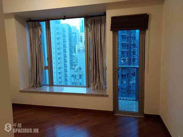 Wan Chai - The Avenue Phase 2 Block 2 05
