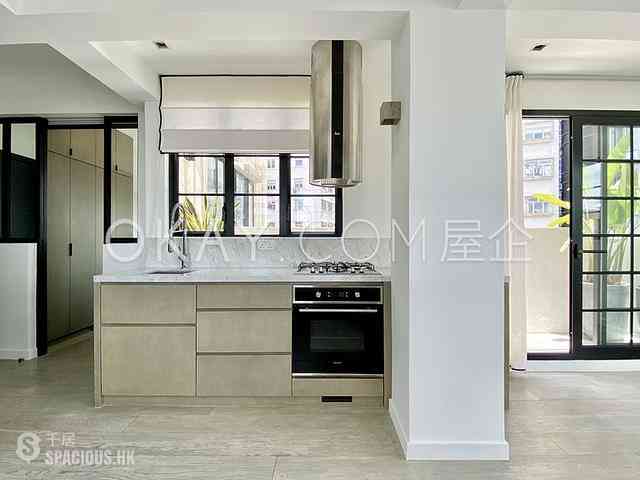 Soho - Caravan Court 03