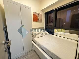 Sai Ying Pun - The Queens 04