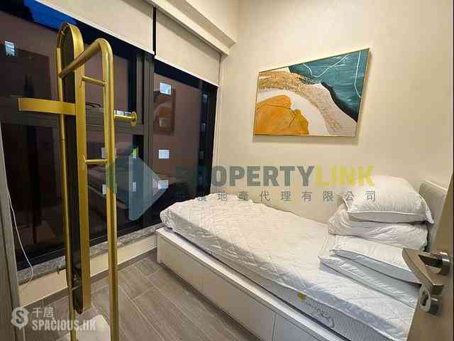 Sai Ying Pun - The Queens 05