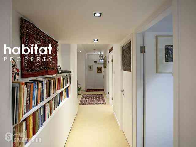 Aberdeen - 5-9, Tin Wan Street 05