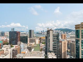 Tsim Sha Tsui - The Bauhinia Hotel 02