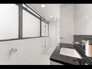 Tsim Sha Tsui - The Bauhinia Hotel 13