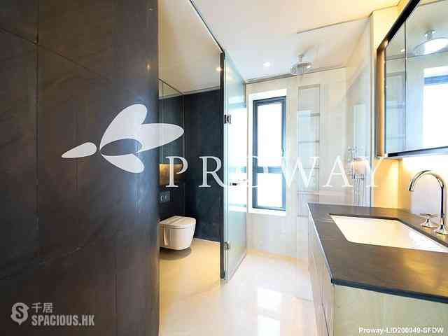 Sheung Wan - 42, Tung St. 08