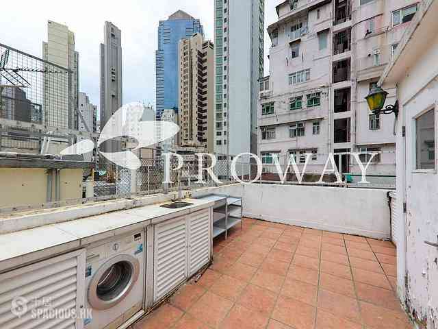 Central - 48, Gage Street 01