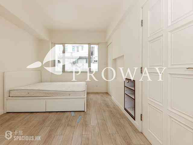 Central - 48, Gage Street 02