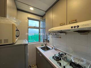 Mid Levels Central - Windsor Court 03