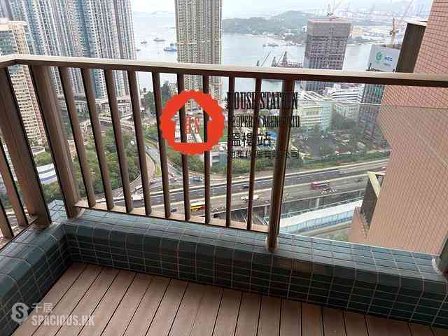 Tai Kok Tsui - Harbour Green 01